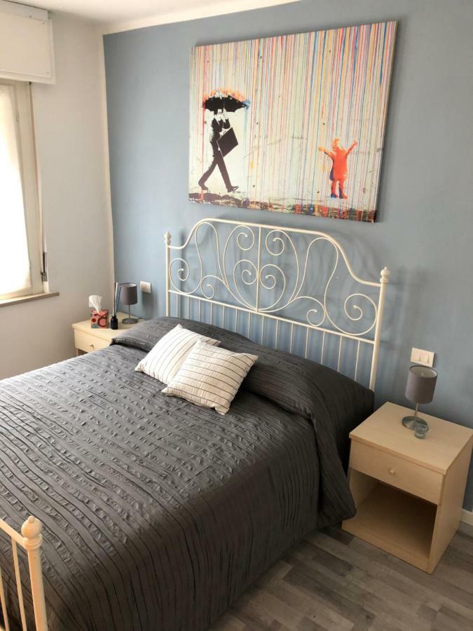 לאזיסה Irides Rooms A Un Passo Dai Parchi Divertimento מראה חיצוני תמונה